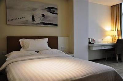 фото отеля Mellow Orange Hotel