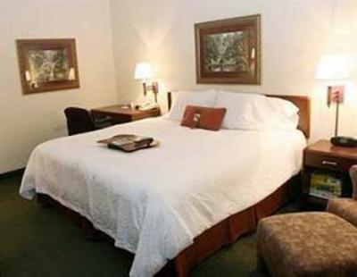 фото отеля Hampton Inn Maple Grove