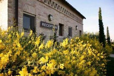 фото отеля Borgo Storico Seghetti Panichi Hotel Castel di Lama