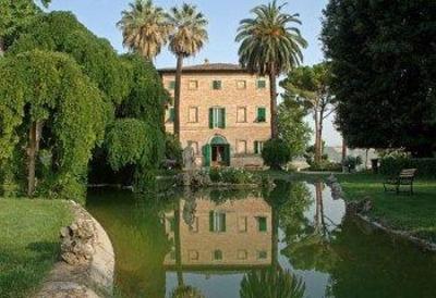 фото отеля Borgo Storico Seghetti Panichi Hotel Castel di Lama