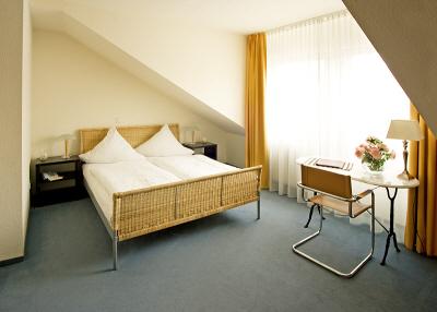 фото отеля Hotel Löhndorf Bonn