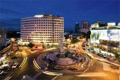 фото отеля Imperial Palace Suites Quezon City