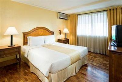 фото отеля Imperial Palace Suites Quezon City