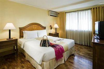 фото отеля Imperial Palace Suites Quezon City