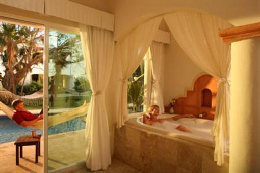фото отеля El Dorado Seaside Suites Puerto Aventuras