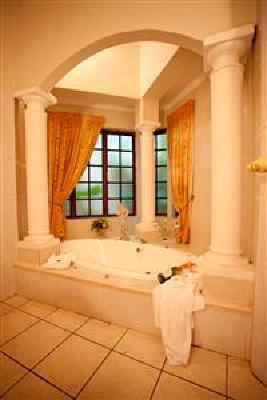 фото отеля Lone Creek River Lodge Sabie