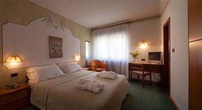 фото отеля Hotel Miralago Molveno