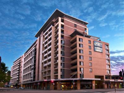 фото отеля Meriton Serviced Apartments Parramatta