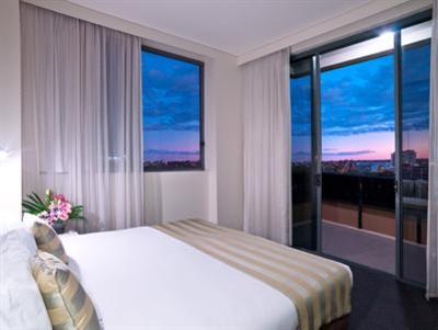 фото отеля Meriton Serviced Apartments Parramatta