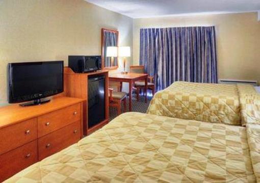 фото отеля Comfort Inn Airport Winnipeg