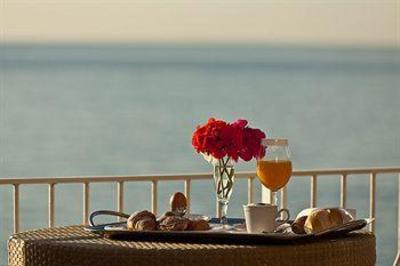 фото отеля Park Hotel Miramare Serrara Fontana