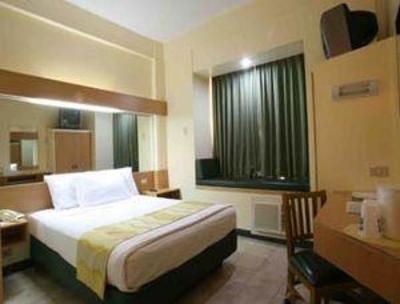 фото отеля Microtel Inn & Suites Tarlac