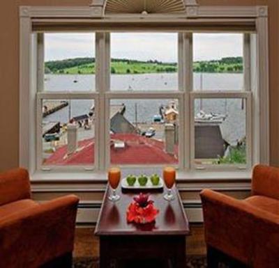 фото отеля Lunenburg Arms Hotel & Spa