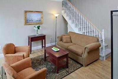 фото отеля Lunenburg Arms Hotel & Spa