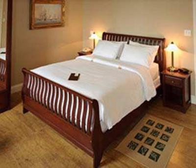 фото отеля Lunenburg Arms Hotel & Spa