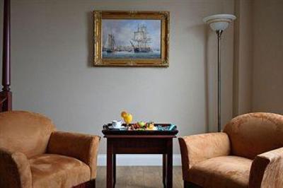 фото отеля Lunenburg Arms Hotel & Spa