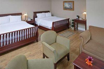 фото отеля Lunenburg Arms Hotel & Spa