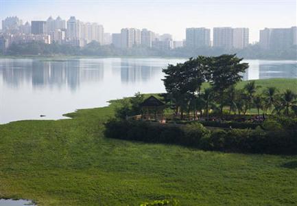 фото отеля Lakeside Chalet Apartments Mumbai