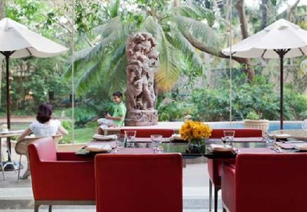 фото отеля Lakeside Chalet Apartments Mumbai