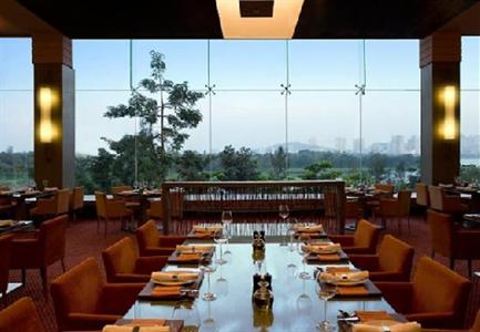 фото отеля Lakeside Chalet Apartments Mumbai