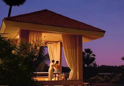 фото отеля Lakeside Chalet Apartments Mumbai