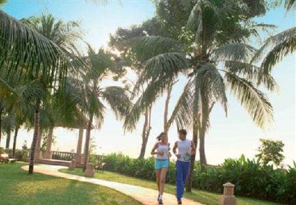 фото отеля Lakeside Chalet Apartments Mumbai