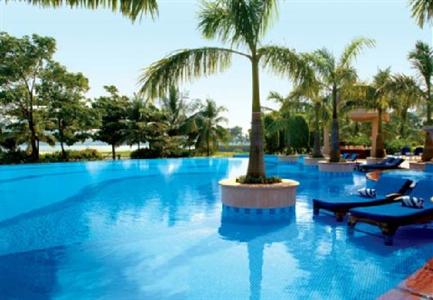 фото отеля Lakeside Chalet Apartments Mumbai