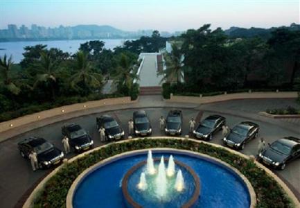 фото отеля Lakeside Chalet Apartments Mumbai