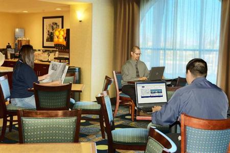 фото отеля Hampton Inn & Suites Lancaster