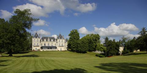 фото отеля Chateau De Mirambeau