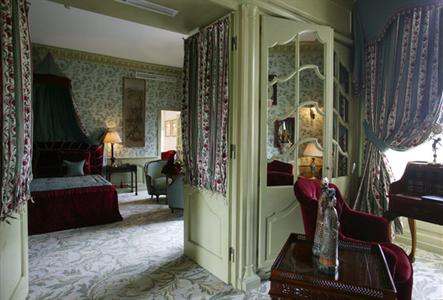 фото отеля Chateau De Mirambeau