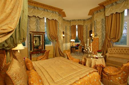 фото отеля Chateau De Mirambeau