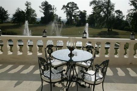 фото отеля Chateau De Mirambeau
