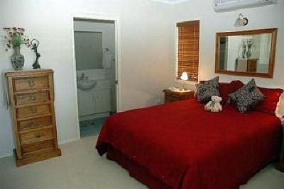 фото отеля Alexander Lakeside Bed & Breakfast