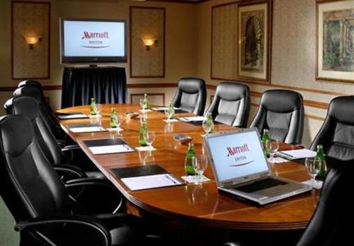 фото отеля Marriott Dayton