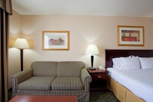 фото отеля Holiday Inn Express Lancaster (California)