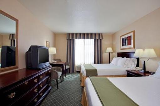 фото отеля Holiday Inn Express Lancaster (California)