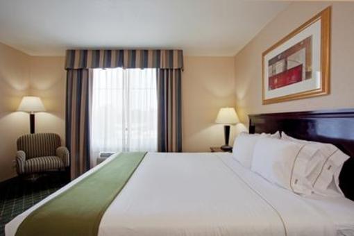 фото отеля Holiday Inn Express Lancaster (California)