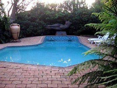 фото отеля Dinkwe Guest House