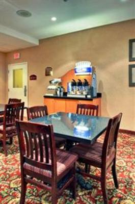 фото отеля Holiday Inn Express Hotel & Suites Collingwood - Blue Mountain