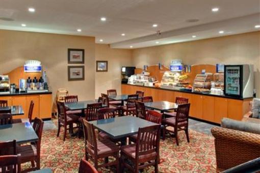 фото отеля Holiday Inn Express Hotel & Suites Collingwood - Blue Mountain