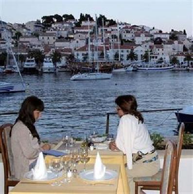 фото отеля Delfin Hvar Harborcourt Hotel