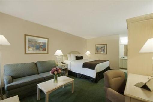 фото отеля BEST WESTERN PLUS South Coast Inn