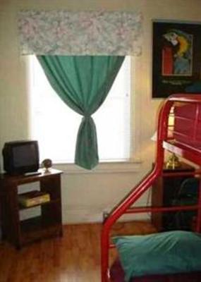фото отеля Camelot Inn & Hostel