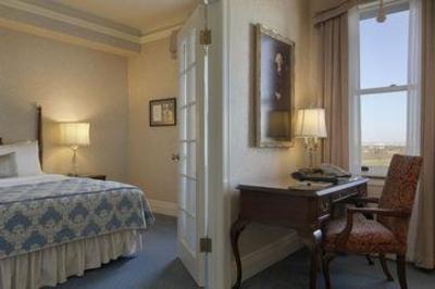 фото отеля The Fairmont Hotel Macdonald
