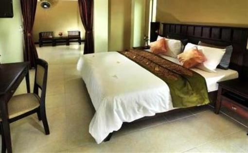 фото отеля Poppa Palace Hotel Phuket