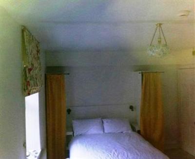 фото отеля Lucroft Guesthouse