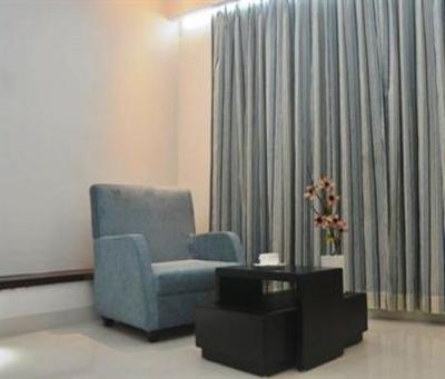 фото отеля Airport Summit Hotel And Spa