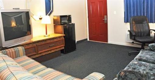 фото отеля Travelers Inn and Suites Wharton