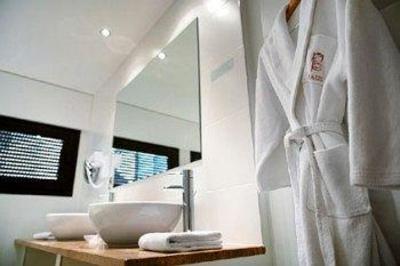фото отеля Baud Hotel Bonne
